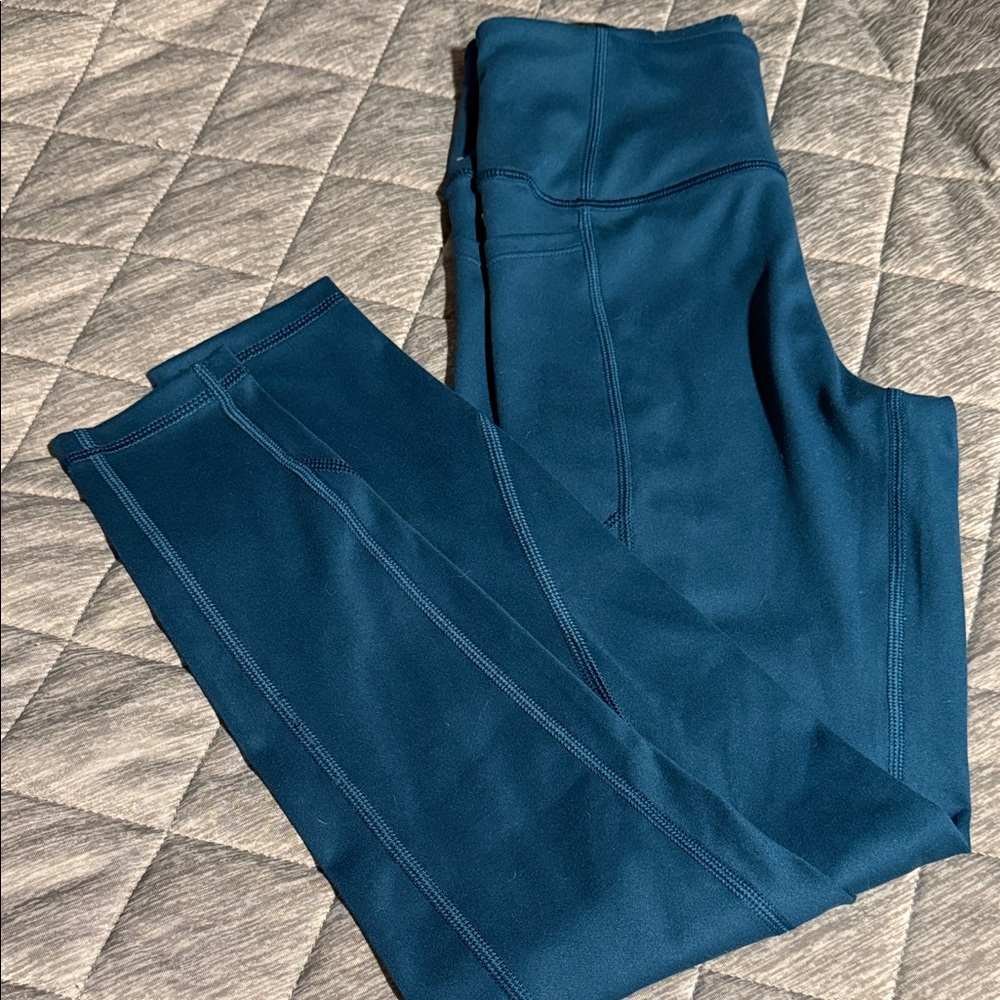 Victoria Secret Dark Teal Workout Capri Leggings size 4
